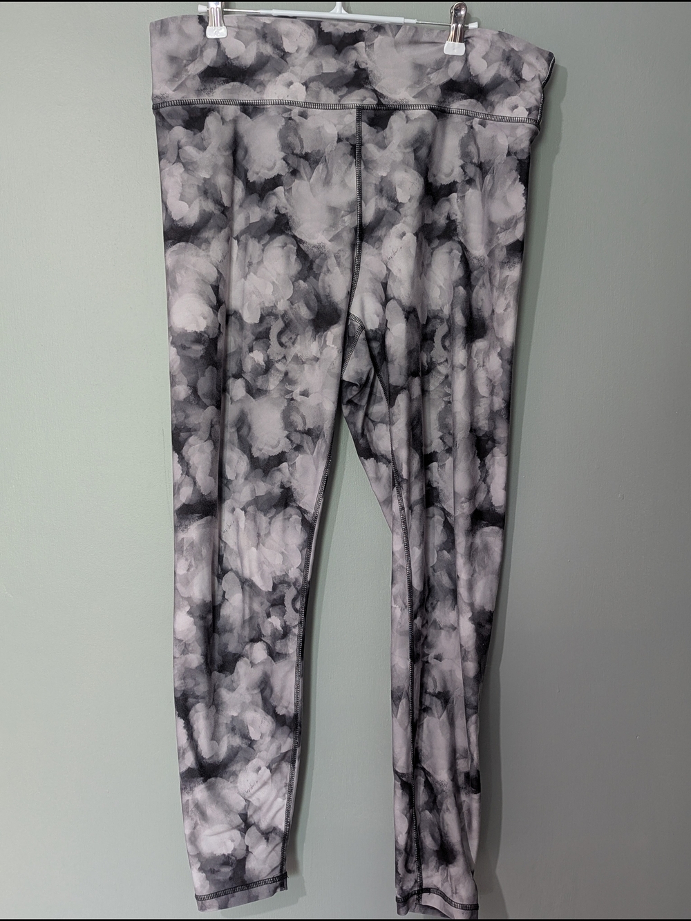Joe Fresh Women's Gray Marble Print Leggings